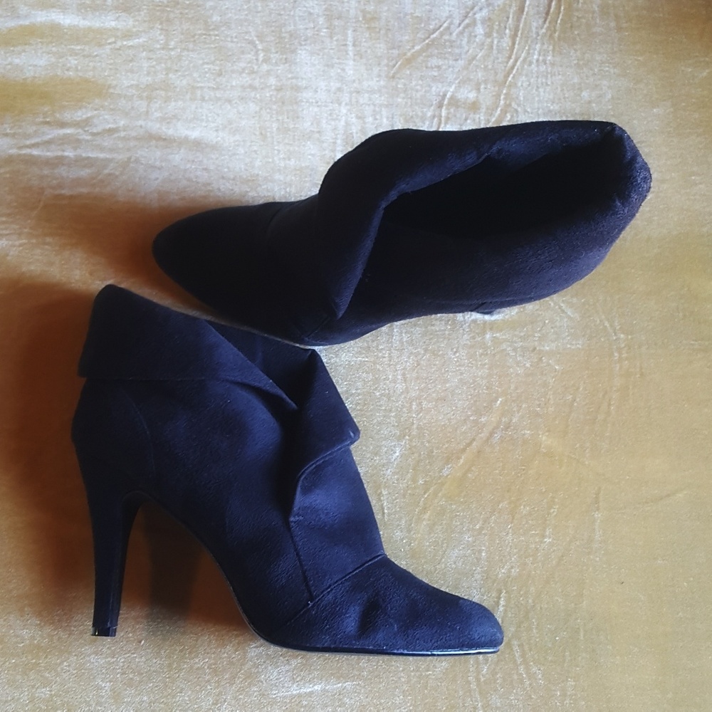 Fold over style ankle boots